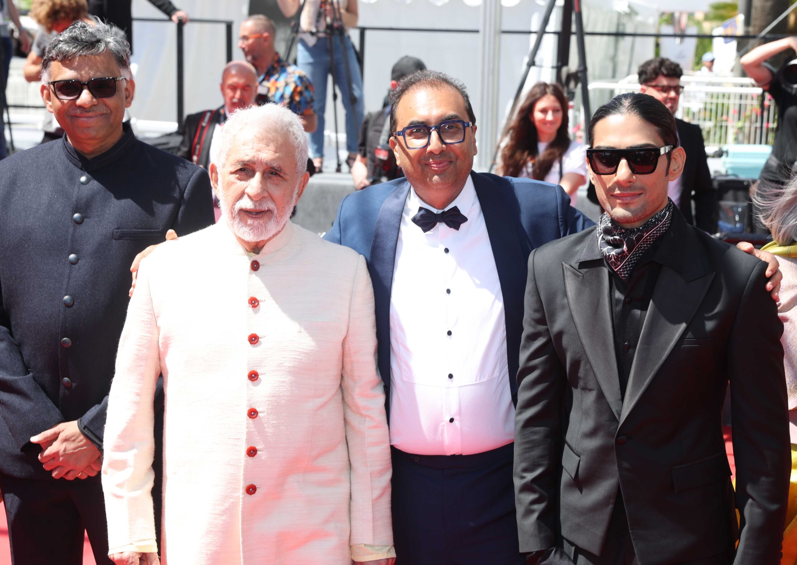 India's First Crowdfunded Film Manthan Receives Standing Ovation At Cannes Film Festival 